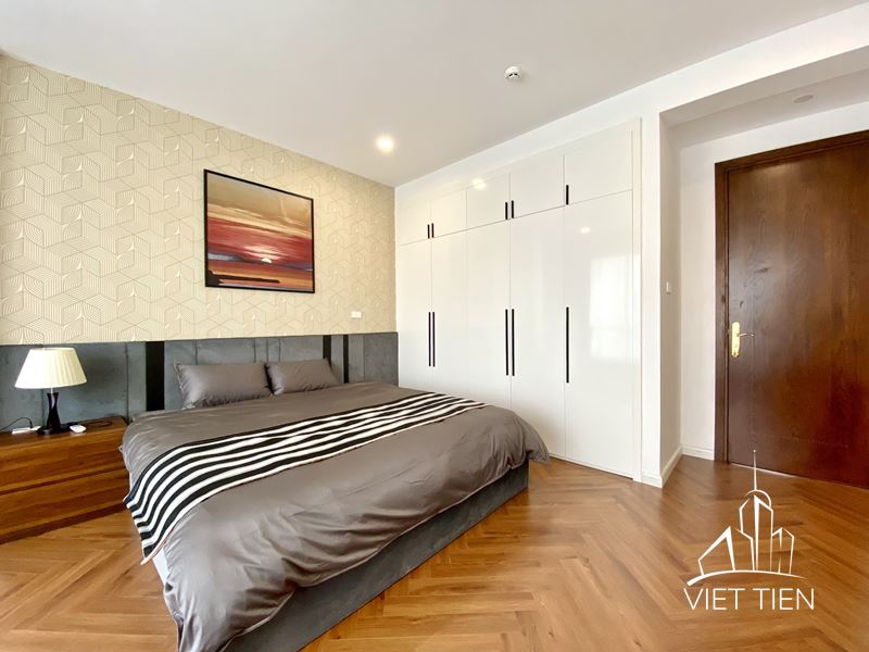 Lakeview 3 Bedroom Apartment on Xuan Dieu street ID 0240