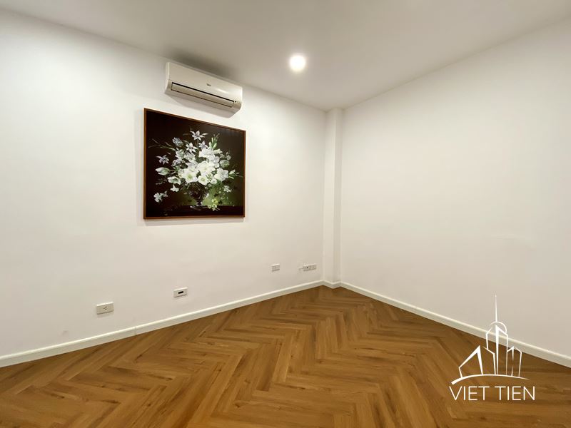 Lakeview 3 Bedroom Apartment on Xuan Dieu street ID 0240