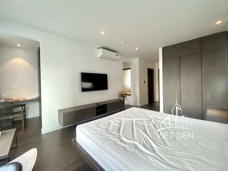 Modern spacious 1 bedroom apartment with balcony on Xuan La ID 0247