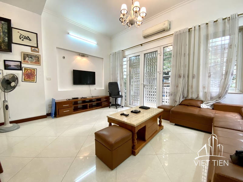 Reasonable price 4 bedroom house on Xuan Dieu Street ID 0250