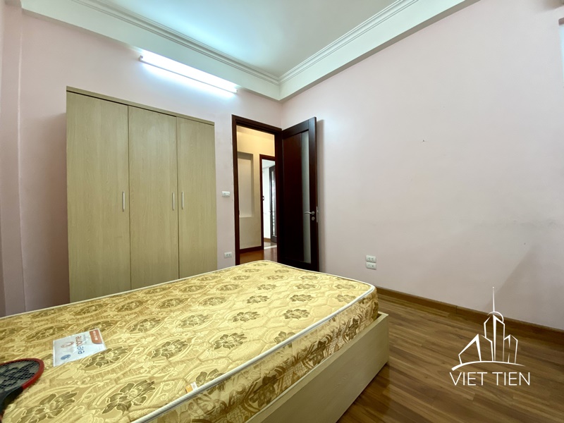 Reasonable price 4 bedroom house on Xuan Dieu Street ID 0250