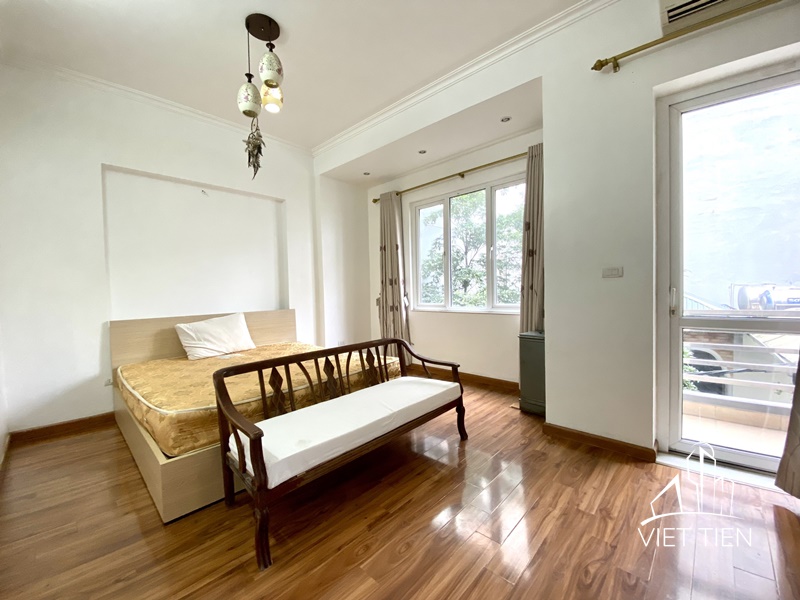 Reasonable price 4 bedroom house on Xuan Dieu Street ID 0250