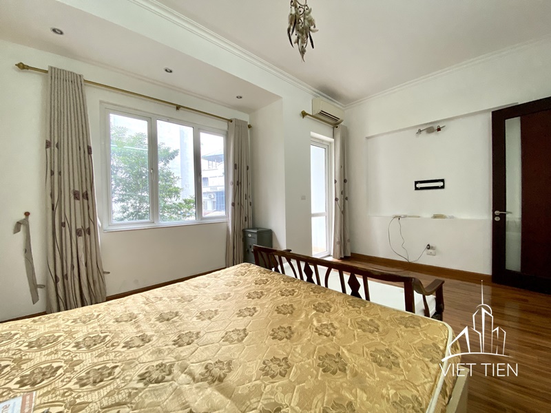 Reasonable price 4 bedroom house on Xuan Dieu Street ID 0250