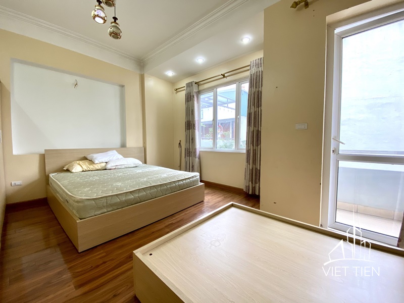 Reasonable price 4 bedroom house on Xuan Dieu Street ID 0250