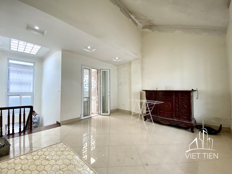 Reasonable price 4 bedroom house on Xuan Dieu Street ID 0250