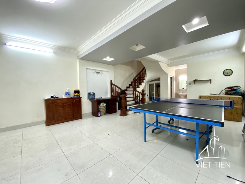 Reasonable price 4 bedroom house on Xuan Dieu Street ID 0250