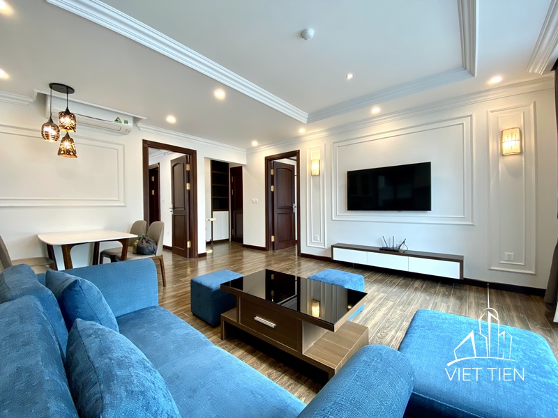 Truc Bach lake view 2 bedroom apartment on Tran Vu Street ID 0255