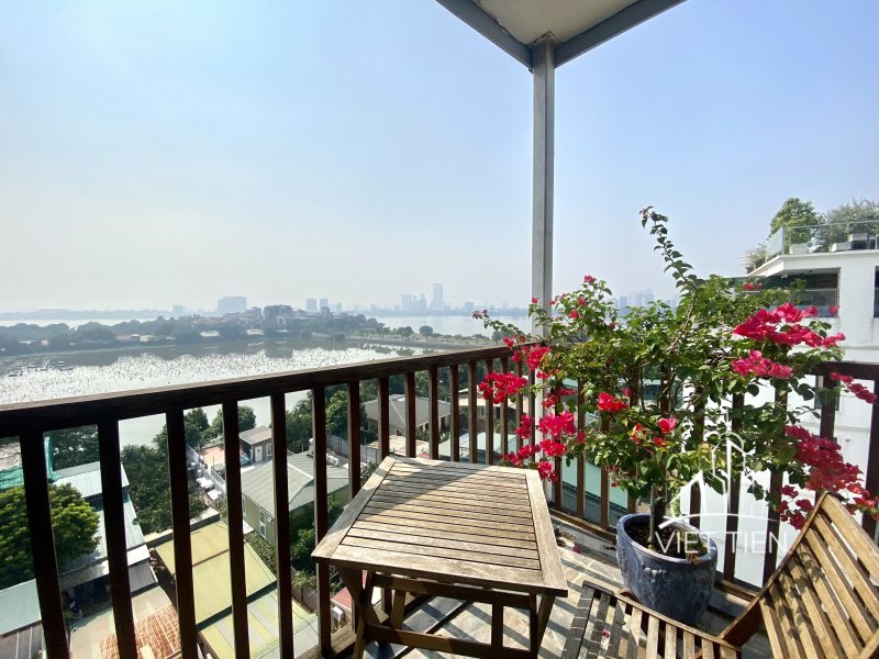 Lake view modern 3 bedroom apartment with balcony on Xom Chua street ID 0256