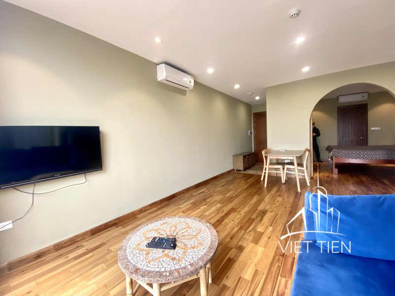 Stylish bright 1 bedroom apartment on Xom Chua ID 0257