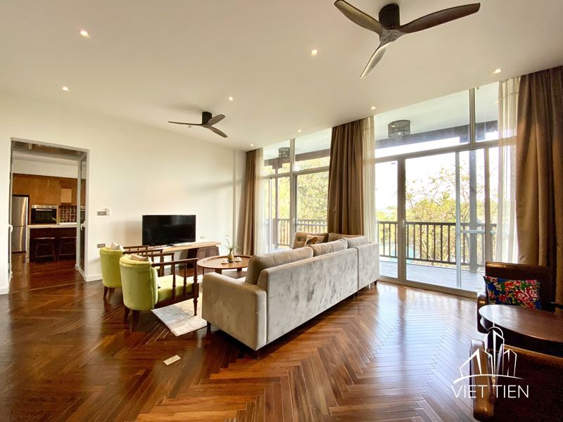 Huge balcony modern 4 bedroom apartment with lots of natural light on Xom Chua ID 0259