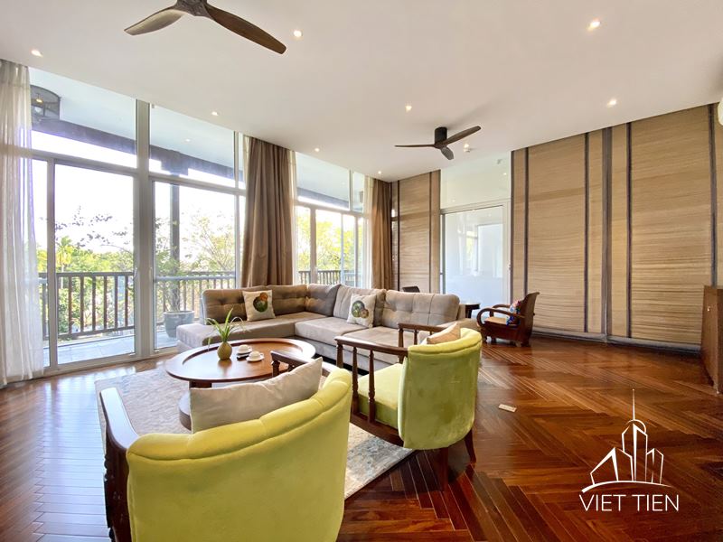 Huge balcony modern 4 bedroom apartment with lots of natural light on Xom Chua ID 0259