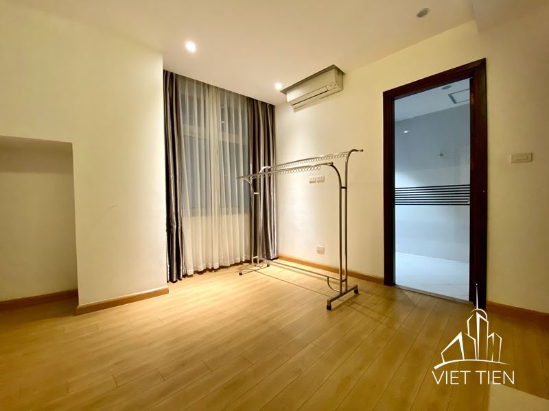 Huge 3 Bedroom Apartment For Rent On Xuan Dieu Street ID 0262