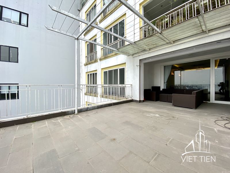 Big Terrace 3 Bedroom Apartment With Lake View On Xuan Dieu Street ID 0263