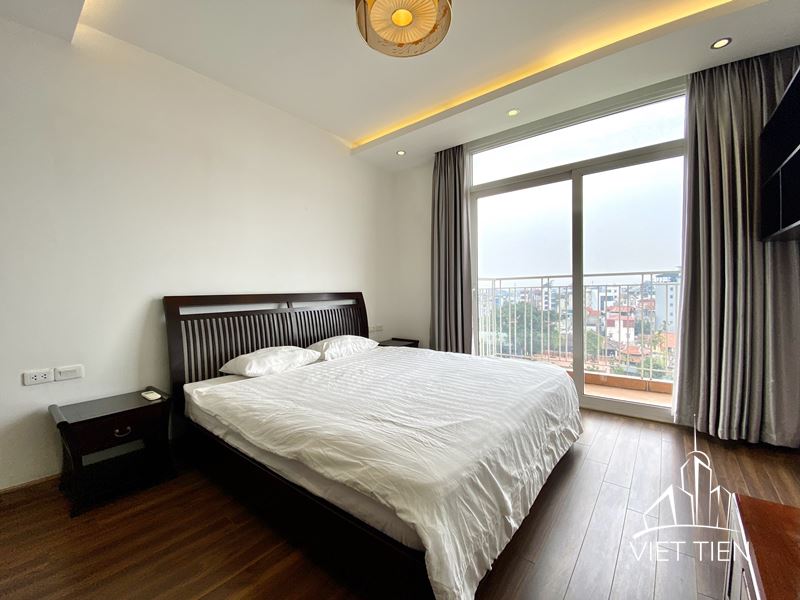 Big Terrace 3 Bedroom Apartment With Lake View On Xuan Dieu Street ID 0263