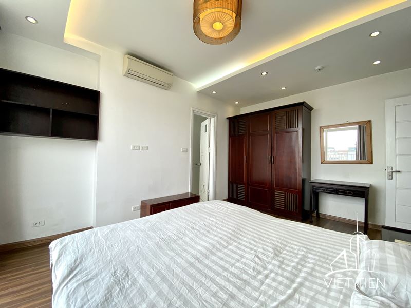 Big Terrace 3 Bedroom Apartment With Lake View On Xuan Dieu Street ID 0263