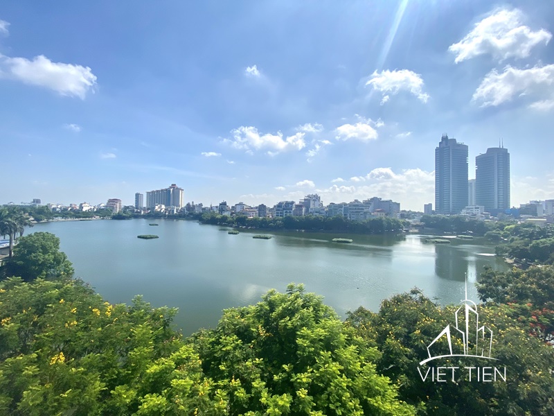 Stunning lake view 2 bedrooms apartment with balcony and rooftop in Truc Bach ID 0264