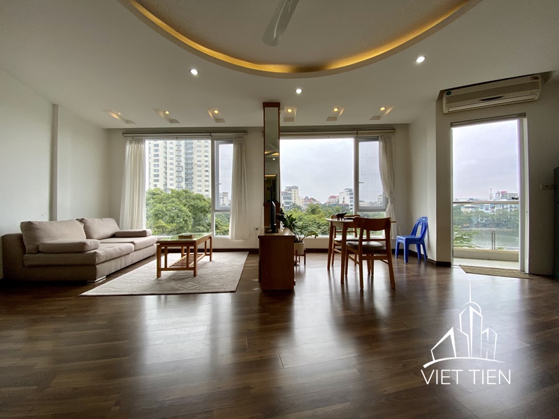 Huge lake view 1 bedroom apartment with balcony and rooftop in Truc Bach ID 0268