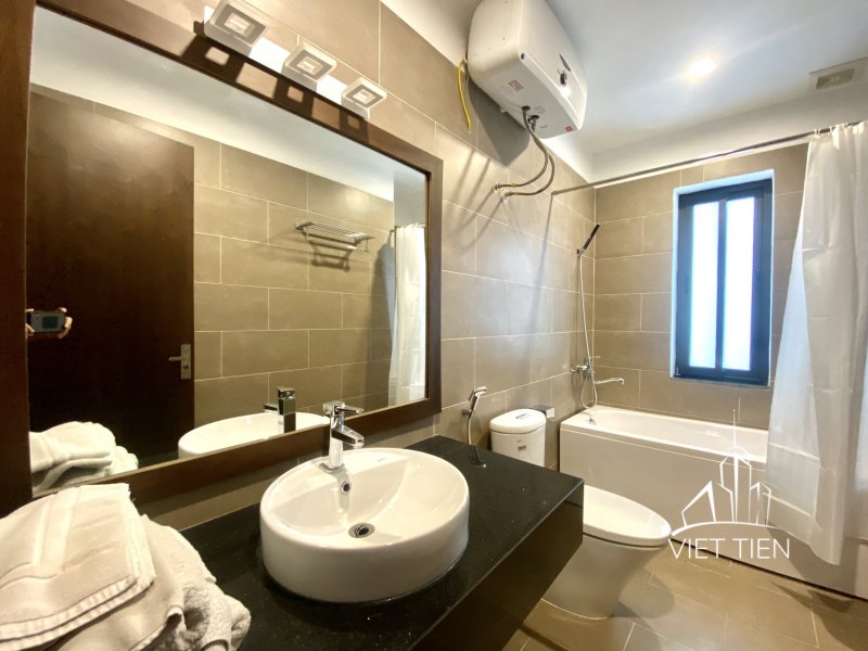 Bright airy 3 bedroom apartment with big balcony on Xom Chua ID 0272