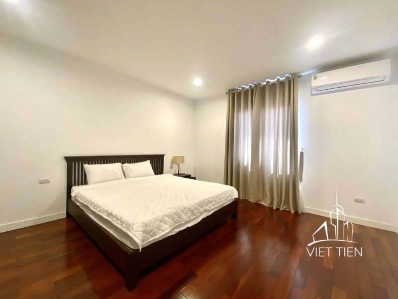 Bright airy 3 bedroom apartment with big balcony on Xom Chua ID 0272