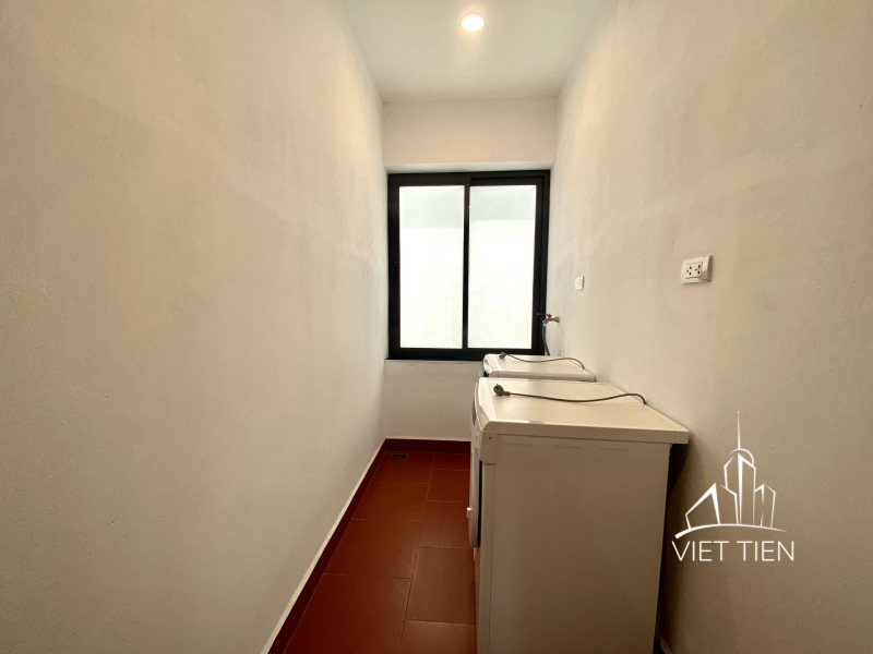 Bright airy 3 bedroom apartment with big balcony on Xom Chua ID 0272