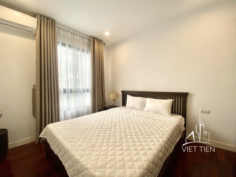 Bright airy 3 bedroom apartment with big balcony on Xom Chua ID 0272