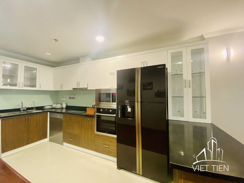 Spacious 2 Bedroom Apartment with Lakeview on Xuan Dieu street ID 0274