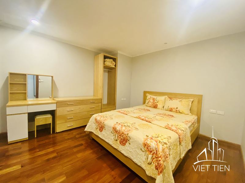 Spacious 2 Bedroom Apartment with Lakeview on Xuan Dieu street ID 0274