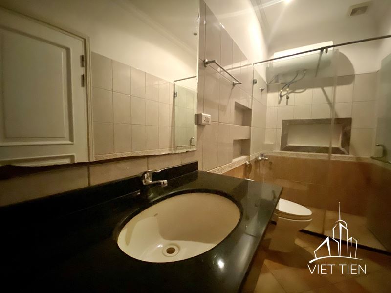 Old Style 2 Bedroom Apartment on Xuan Dieu street ID 0277