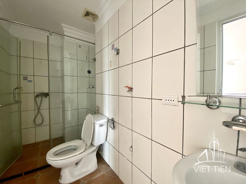 Old Style 2 Bedroom Apartment on Xuan Dieu street ID 0277