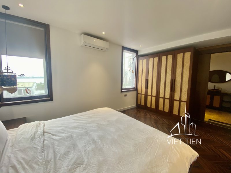 Lake view 2 bedroom apartment with a spacious balcony for rent in Tay Ho ID 0278