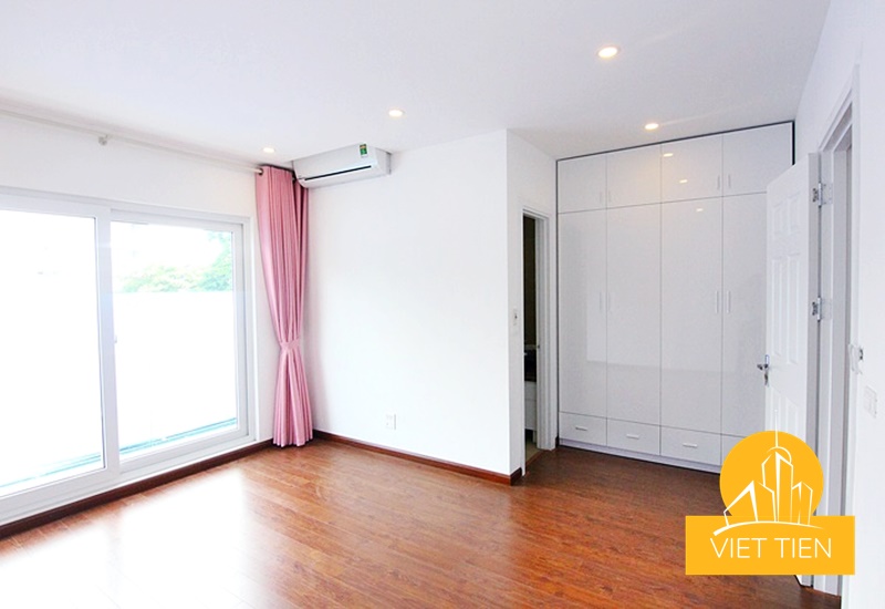 Modern villa with open living room space for rent on Dang Thai Mai, Tay Ho, Hanoi ID 0300