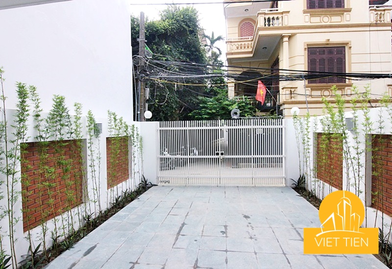 Modern villa with open living room space for rent on Dang Thai Mai, Tay Ho, Hanoi ID 0300