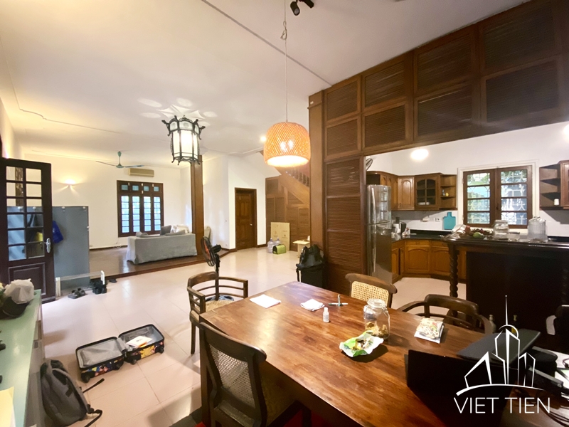 Affordable villa with nice court yard for rent on Dang Thai Mai, Tay Ho, Hanoi ID 0302