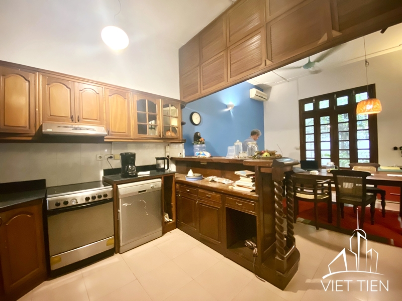 Affordable villa with nice court yard for rent on Dang Thai Mai, Tay Ho, Hanoi ID 0302