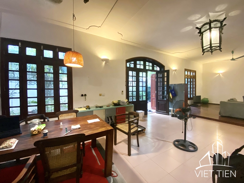 Affordable villa with nice court yard for rent on Dang Thai Mai, Tay Ho, Hanoi ID 0302