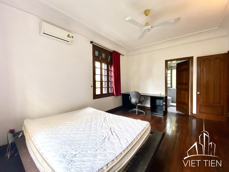 Affordable villa with nice court yard for rent on Dang Thai Mai, Tay Ho, Hanoi ID 0302