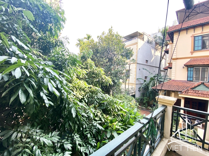 Affordable villa with nice court yard for rent on Dang Thai Mai, Tay Ho, Hanoi ID 0302