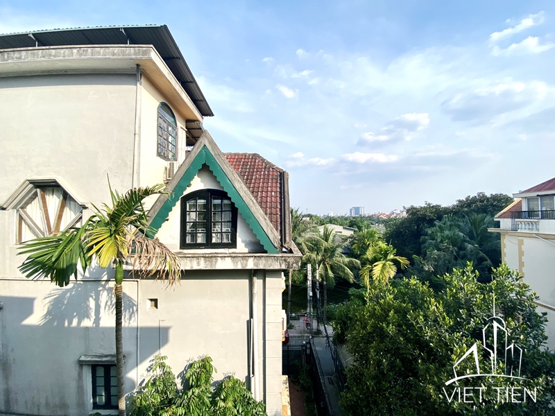 Affordable villa with nice court yard for rent on Dang Thai Mai, Tay Ho, Hanoi ID 0302