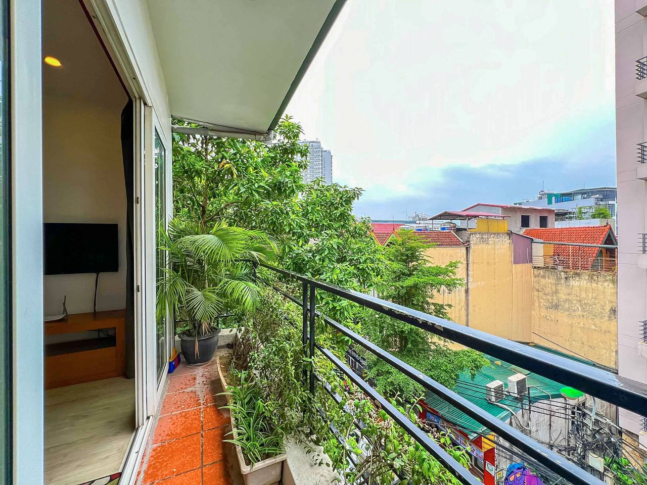 Nice spacious 1 bedroom with balcony for rent on To Ngoc Van, Tay Ho, Hanoi ID 0303