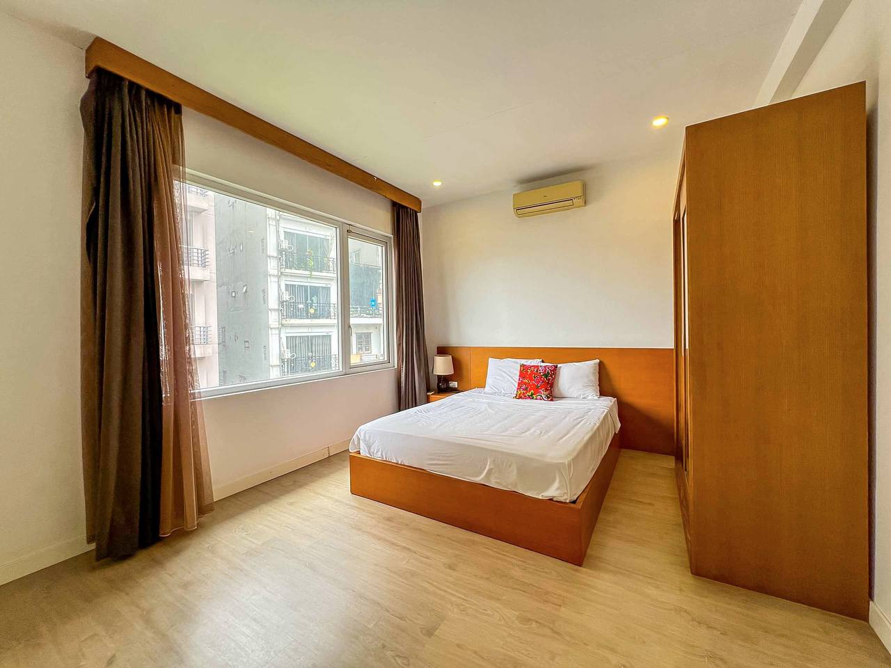 Nice spacious 1 bedroom with balcony for rent on To Ngoc Van, Tay Ho, Hanoi ID 0303