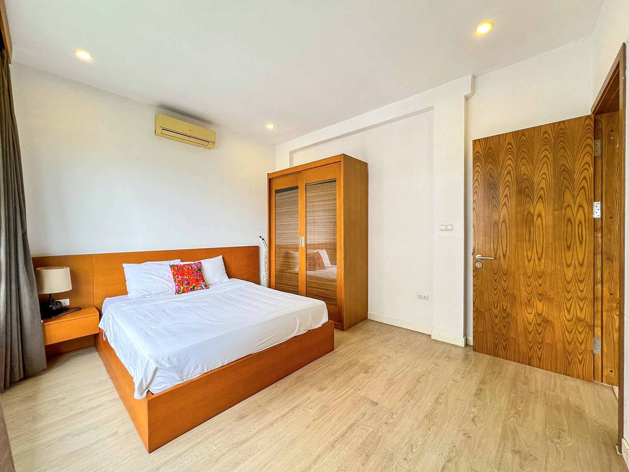 Nice spacious 1 bedroom with balcony for rent on To Ngoc Van, Tay Ho, Hanoi ID 0303