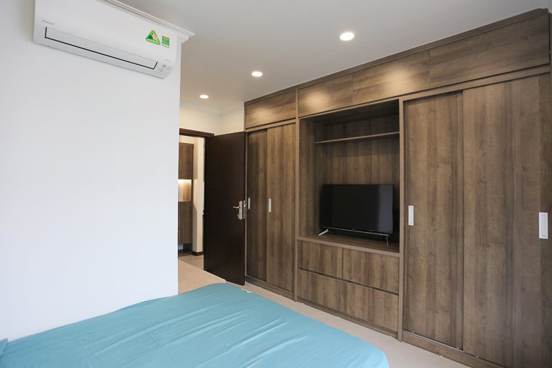 Spacious 2 bedrooms for rent with lake view on Nam Trang street, Truc Bach ward, Ba Dinh, Hanoi ID 0306