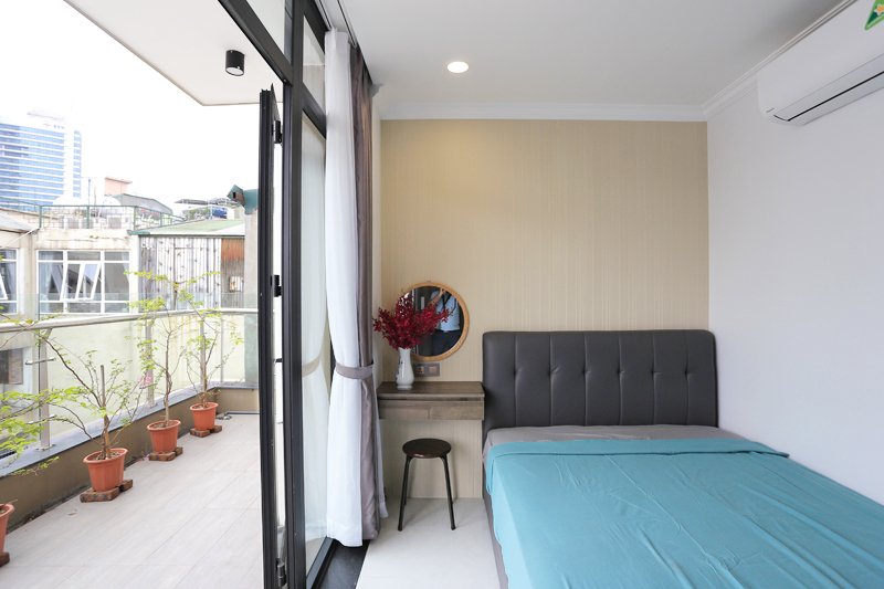 Spacious 2 bedrooms for rent with lake view on Nam Trang street, Truc Bach ward, Ba Dinh, Hanoi ID 0306