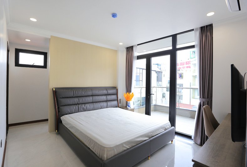 Spacious 2 bedrooms for rent with lake view on Nam Trang street, Truc Bach ward, Ba Dinh, Hanoi ID 0306