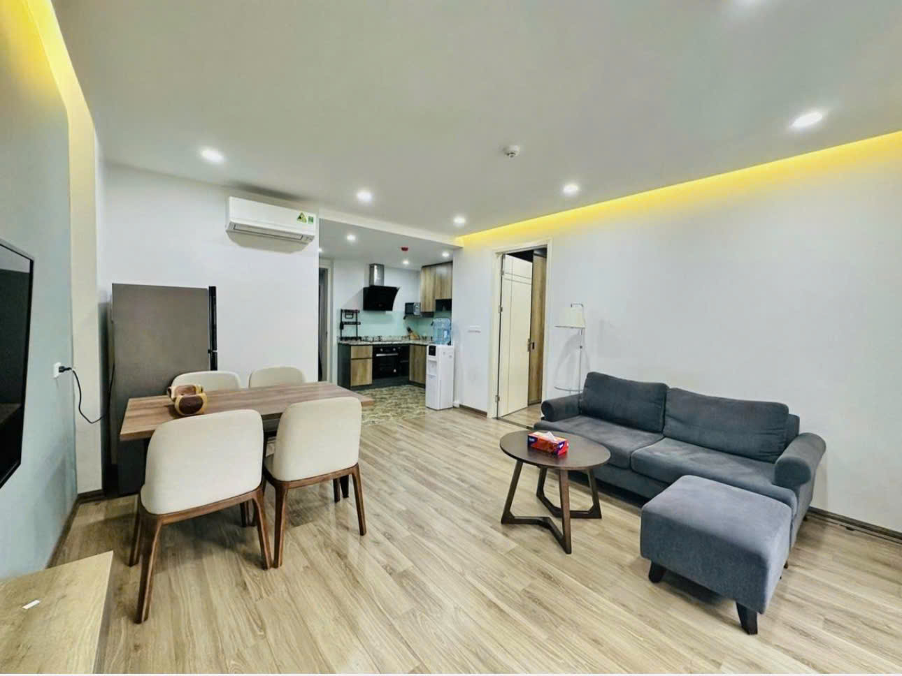 Airy spacious one bedroom apartment for rent on Vu Mien street, Yen Phu village, Tay Ho, Hanoi ID 0308