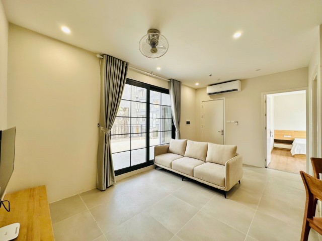 Large terrace 1 bedroom apartment for rent on To Ngoc Van, Quang An ward, Tay Ho, Hanoi ID 0309