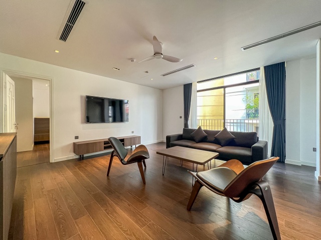 Brand new modern 2 bedrooms apartment for rent in Truc Bach, Ba Dinh, Hanoi ID 0312