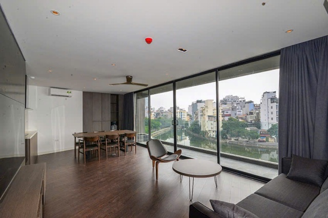 Brand new lake view 2 bedrooms apartment for rent on Truc Bach street, Ba Dinh, Hanoi ID 0313