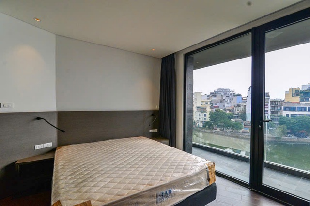 Brand new lake view 2 bedrooms apartment for rent on Truc Bach street, Ba Dinh, Hanoi ID 0313