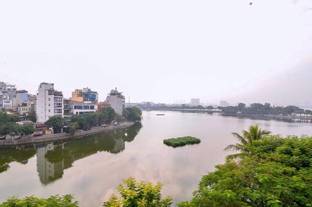 Brand new lake view 2 bedrooms apartment for rent on Truc Bach street, Ba Dinh, Hanoi ID 0313